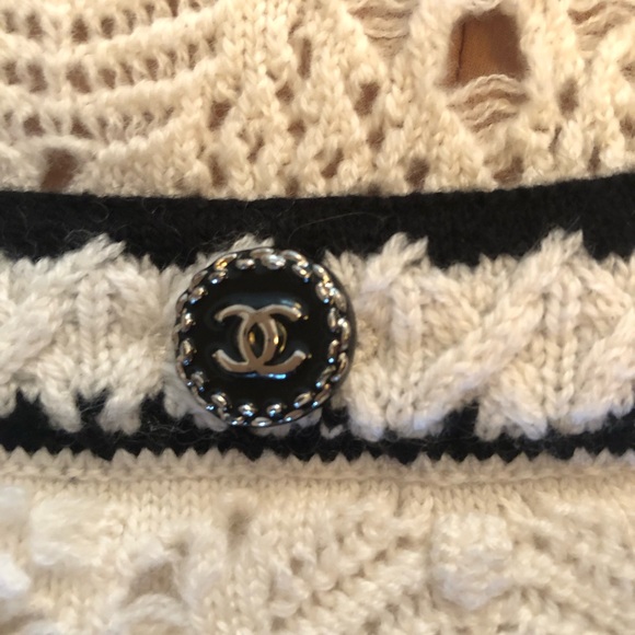 AUTHENTIC Classic CHANEL lined Dress never goes out of style. - Picture 7 of 8